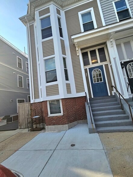 Building Photo - 774 E 5th St