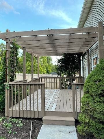 Building Photo - 5050 Horsestall Dr