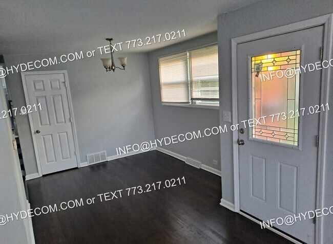 Building Photo - 1329 W 110th Pl
