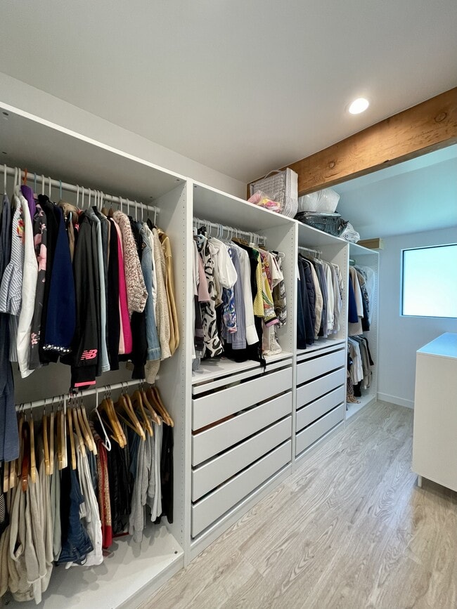 Foto del edificio - 6143 Carpenter Ave