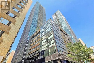 Building Photo - 101 Charles St E