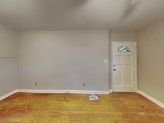 Foto del edificio - 1332 Eubanks Ave