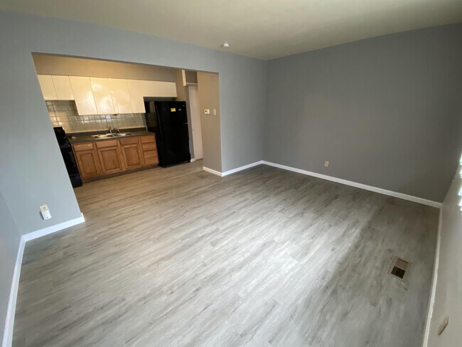 Building Photo - 10012 Stimson Dr