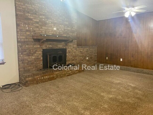Building Photo - 3 bedroom home for rent