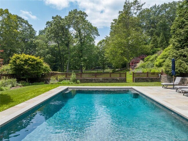 Foto del edificio - 12 McMorrow Ln