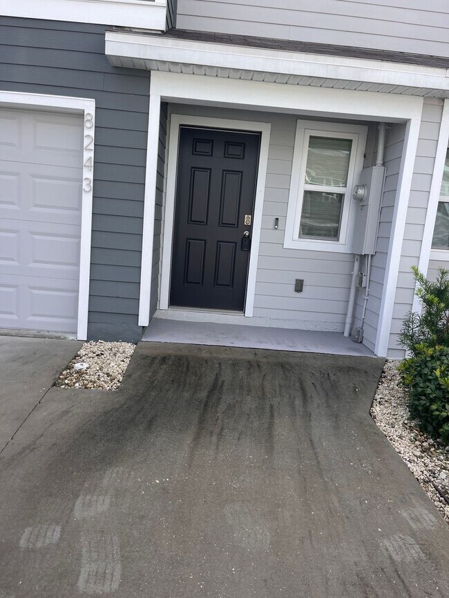 Building Photo - 8243 SW 67th Ave