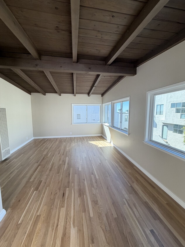 Foto principal - 221 Marine Ave