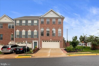 Building Photo - 6350 Regal Oak Dr
