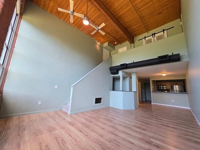 Building Photo - 494 Woonasquatucket Ave