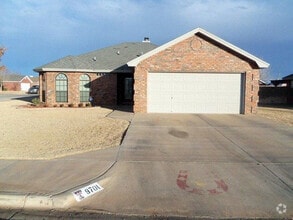 Building Photo - 9701 Weatherford Ave