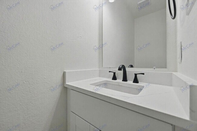 Foto del edificio - 822 Wildwood Ln