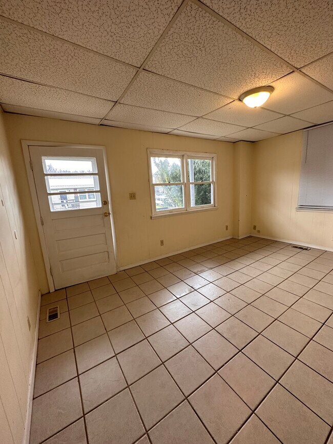 Building Photo - 1302 Sabraton Ave