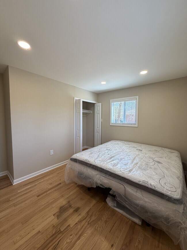 Foto del edificio - 6524 Greenleaf St