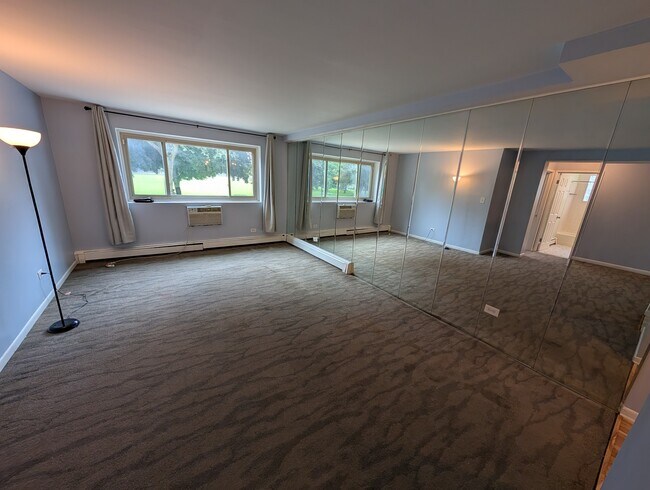Foto del edificio - 4939 S Dorchester Ave