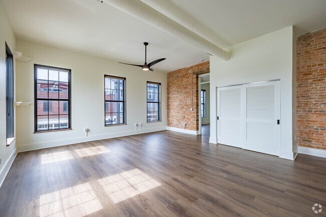 1BR, 1BA - 1,000SF - Living Room - Hamilton Riverfront- Largest One-Bedrooms