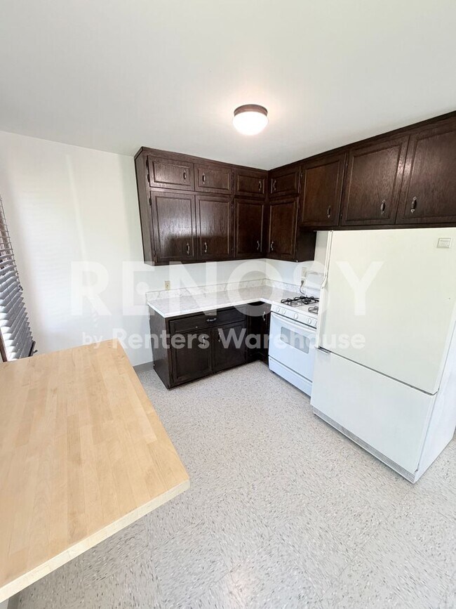 Foto del edificio - 320 Linden Ave W