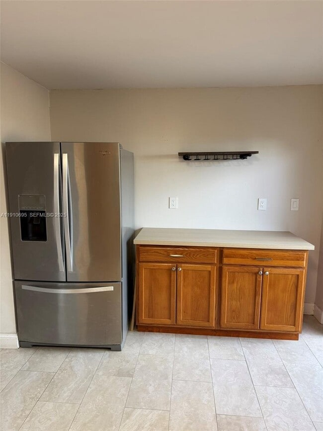 Building Photo - 6250 SW 130th Ave