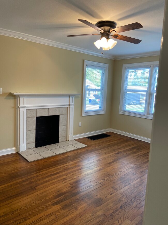 Living Room - 906 Kenton St