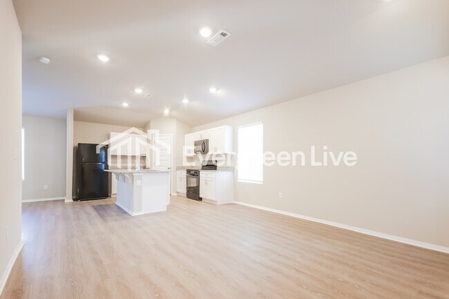 Foto del edificio - 6600 NW Kathleen St