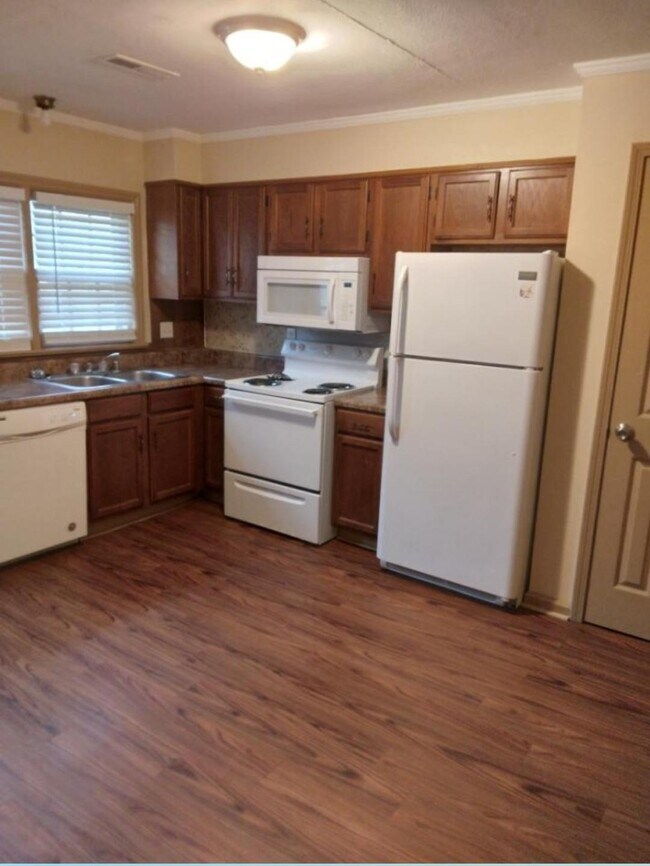 Foto del edificio - 1701 Somerville Rd SE