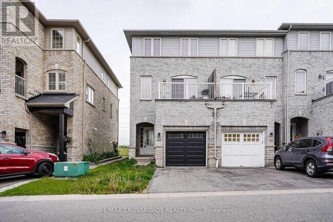 Building Photo - 455 Rossland Rd E