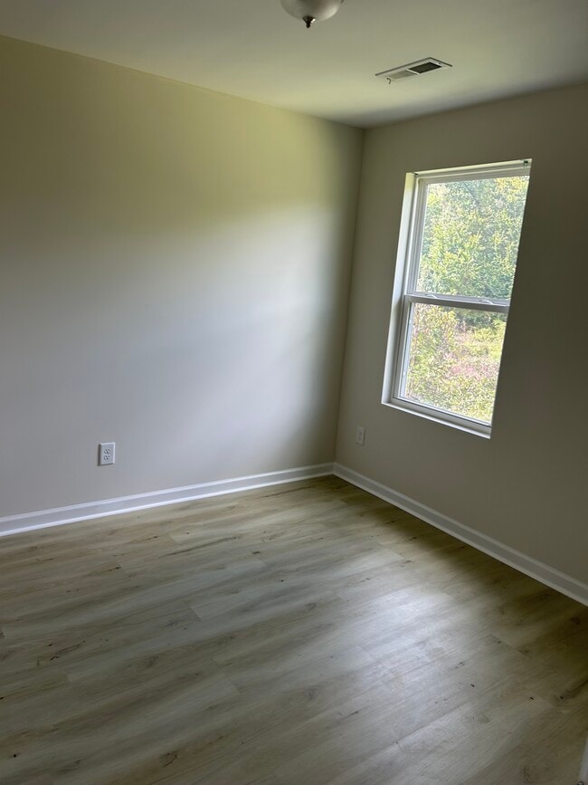 Building Photo - 1670 Sandersted Village Cir
