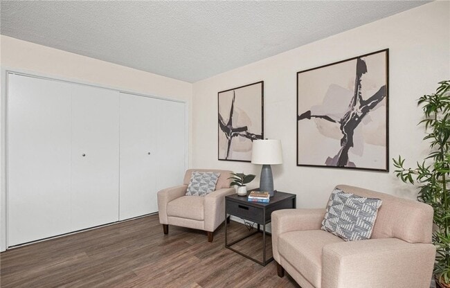 Foto del edificio - 1745 Maple Ave