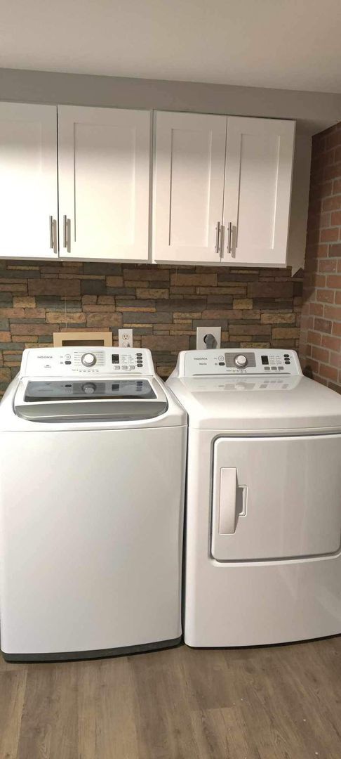 Building Photo - Clean freshly remodeled 2 bed 1 bath with ...