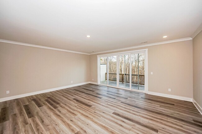 Foto del edificio - Brand New End-Unit Townhome | 3 BR/2.5BA | 1-Car Garage | Near Downtown Mooresville