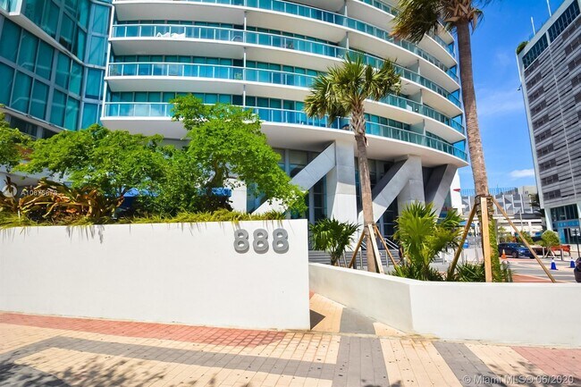 Building Photo - 888 Biscayne Blvd