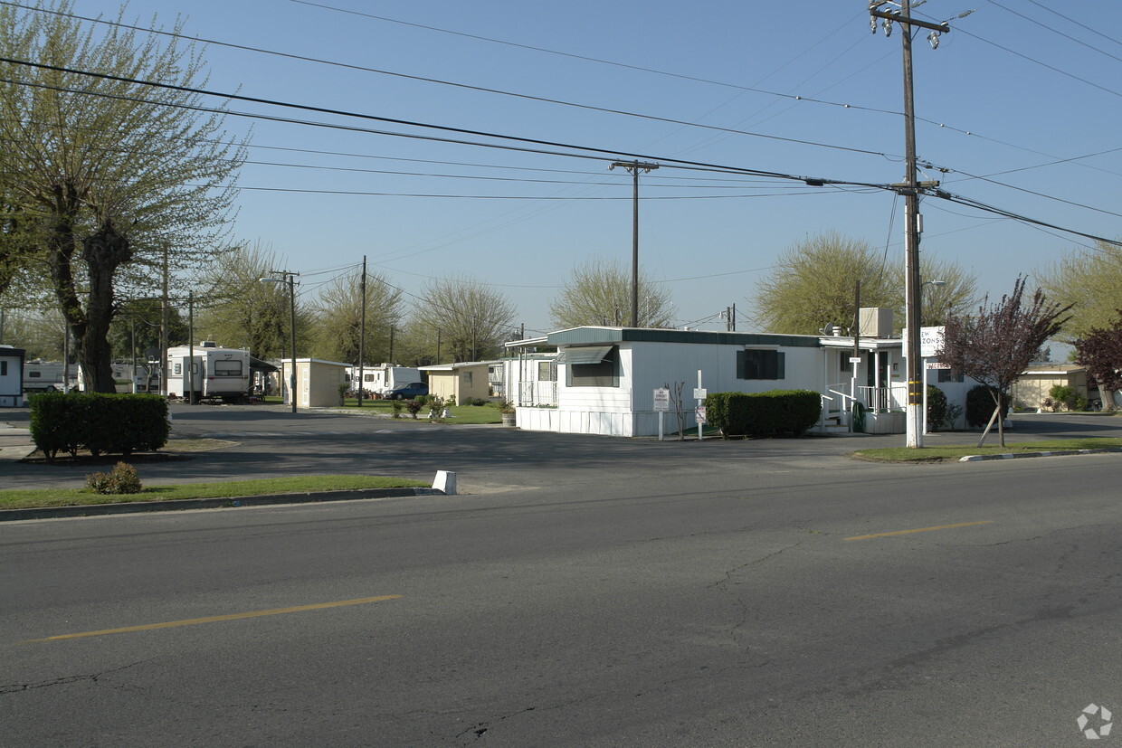 Foto principal - 3147 W Olive Ave