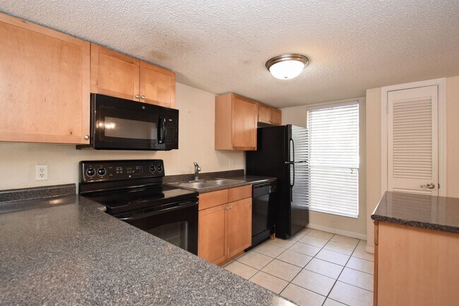 Foto del edificio - 1810 NW 23rd Blvd