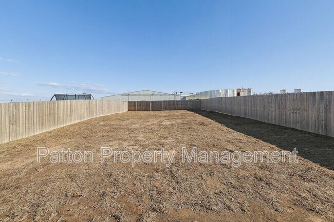 Foto del edificio - 6651 Athens St