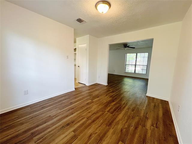 Building Photo - 616 Valley Spring Dr