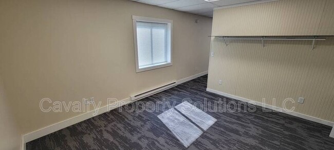 Building Photo - 3947 E Calvary Rd
