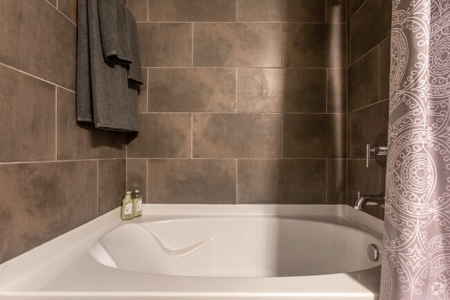 Bathroom - Elite 99 West