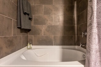 Bathroom - Elite 99 West