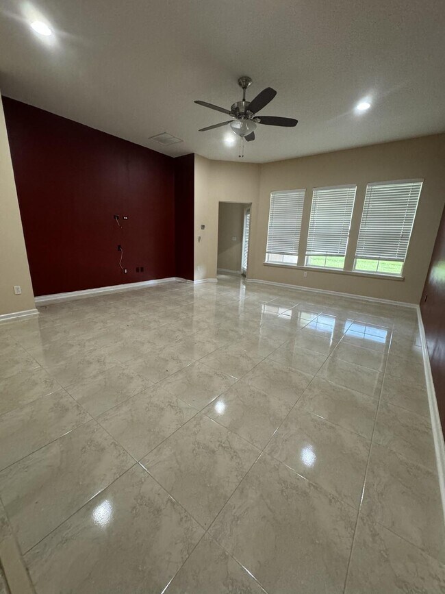 Foto del edificio - 4 bedroom 3 bath home in the Mandarin/ Sou...