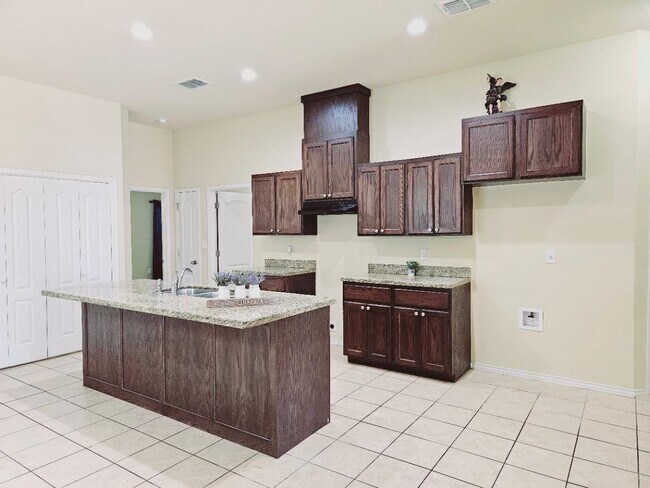 Building Photo - 3517 Jose De La Paz Rd