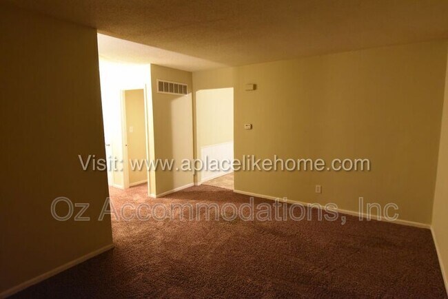 Foto del edificio - 318 S 73 Dr