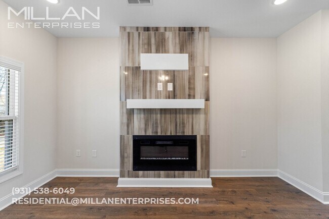 Foto del edificio - New Construction Modern Home With Open Floor Plan, Whte Cabintery and Primary Bedroom Suite