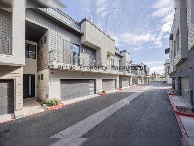 Photo - 142 E Hearne Way Townhome