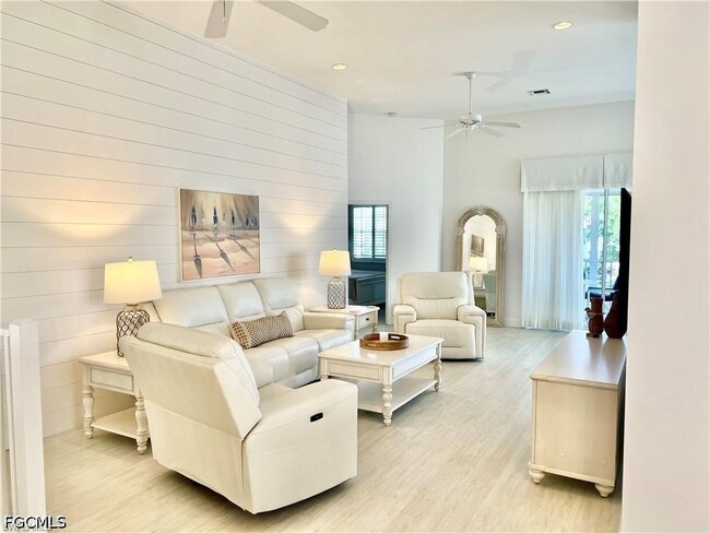 Foto del edificio - 4510 Riverwatch Dr