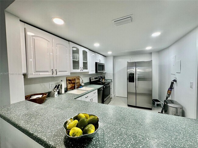 Building Photo - 3475 S Ocean Blvd