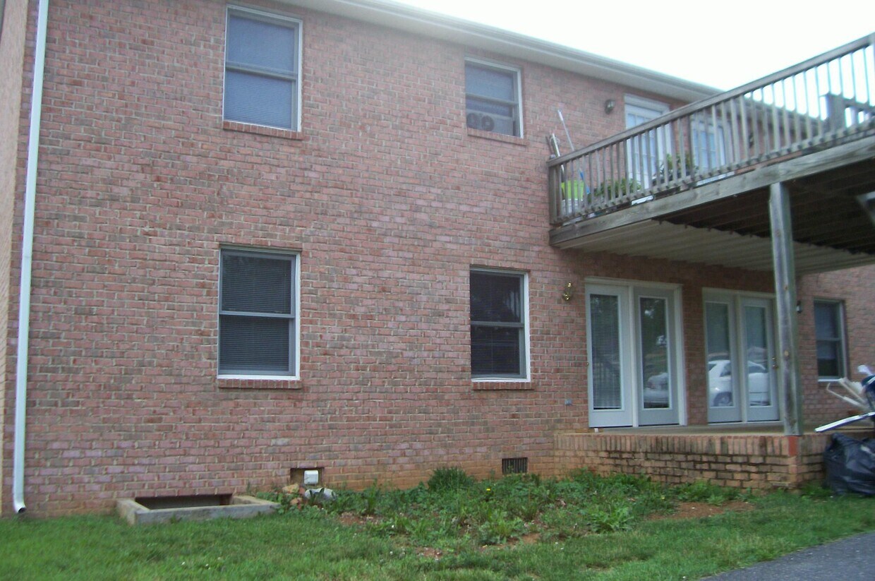 1121-blue-ridge-dr-harrisonburg-va-22802-house-rental-in