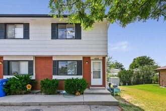 Building Photo - 420 Mulberry Dr