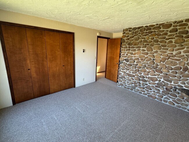 Foto del edificio - 3 Bedroom Home on Two Acres