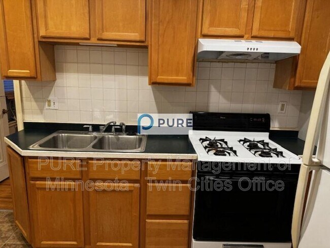 Foto del edificio - 4731 Chicago Ave