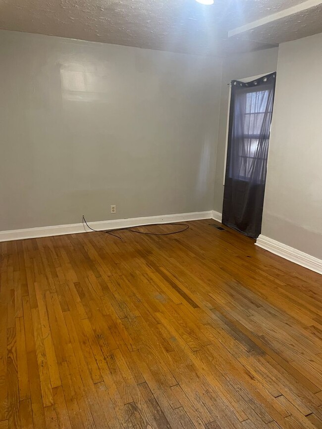 Foto del edificio - Knoxville 37914 - 2 bedroom, 1 bath home -...