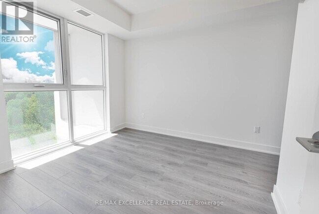 Building Photo - 2545-2545 Simcoe St N